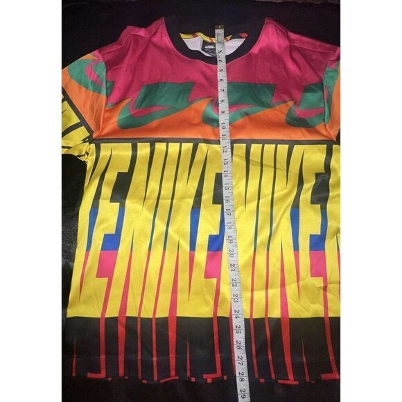 Nike Sportswear Nike Sportswear Logo T-shirt Multicolor size small, Oversized - Picture 9 of 11